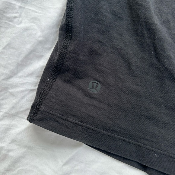 Lululemon T-Shirt in Size 4 - Picture 5 of 5